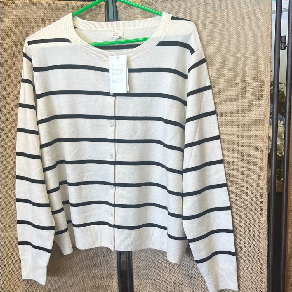 Universal Thread Women's Cardigan - Cream and Black Stripes
